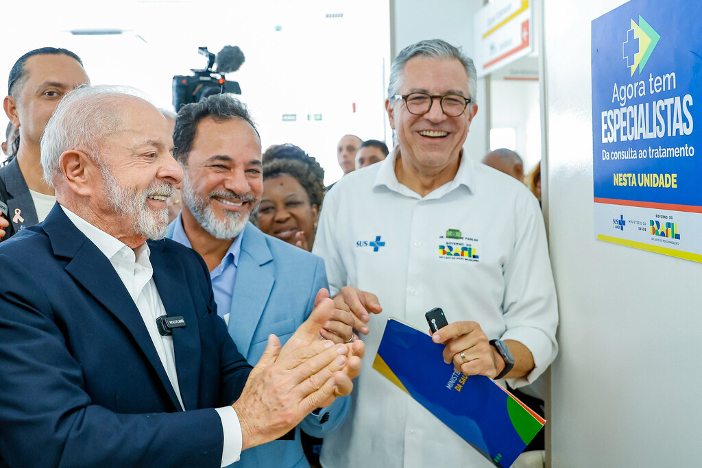 Lula inaugura Centro de Radioterapia em Itabira; serviço beneficia João Monlevade