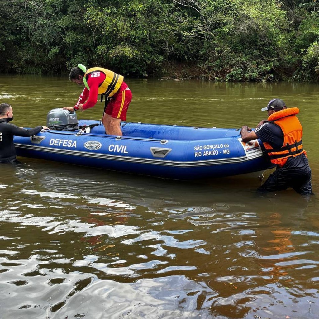 Bombeiros buscam homem desaparecido em São Gonçalo do Rio Abaixo