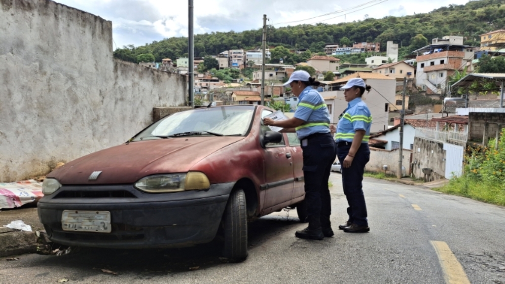Settran notifica proprietários de veículos abandonados em Monlevade